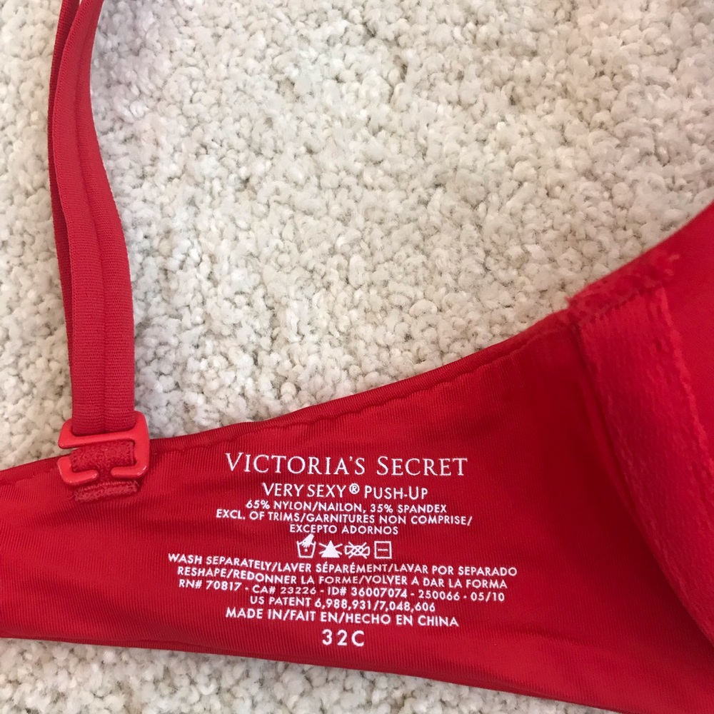 Victoria’s Secret Red Push Up Bra - Picture 3 of 3